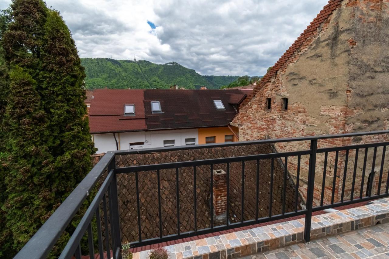 Residence 48 Beautiful Building Within Moments From The Old Town Of Brasov Ngoại thất bức ảnh