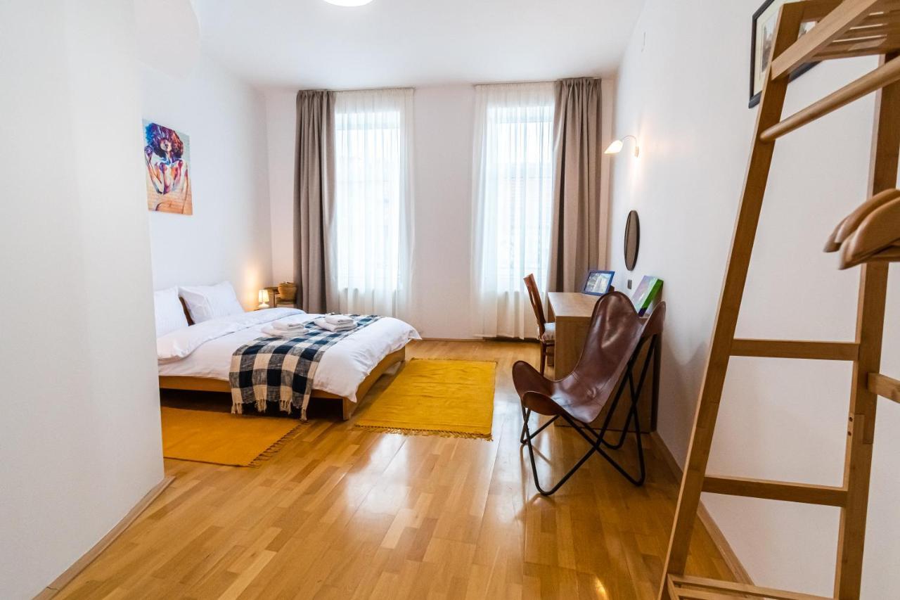 Residence 48 Beautiful Building Within Moments From The Old Town Of Brasov Ngoại thất bức ảnh