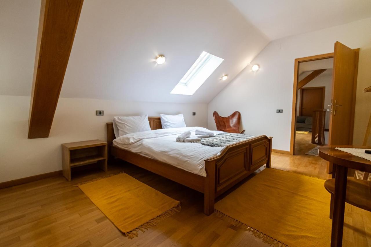 Residence 48 Beautiful Building Within Moments From The Old Town Of Brasov Ngoại thất bức ảnh