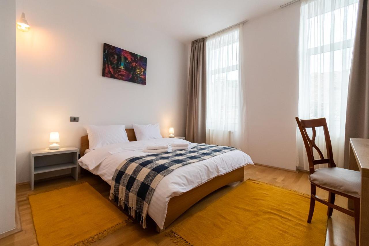 Residence 48 Beautiful Building Within Moments From The Old Town Of Brasov Ngoại thất bức ảnh