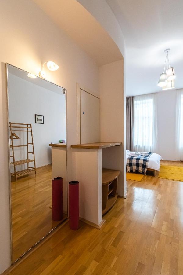 Residence 48 Beautiful Building Within Moments From The Old Town Of Brasov Ngoại thất bức ảnh