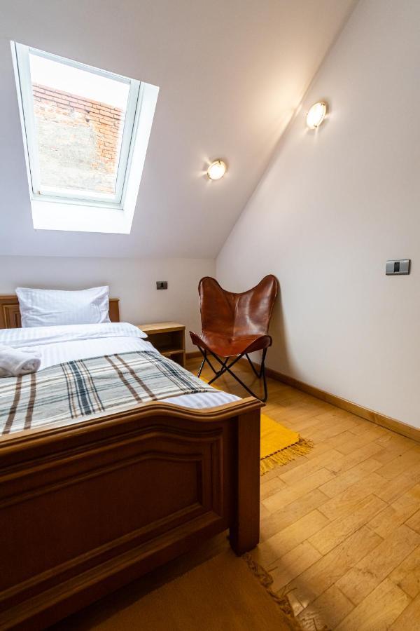 Residence 48 Beautiful Building Within Moments From The Old Town Of Brasov Ngoại thất bức ảnh