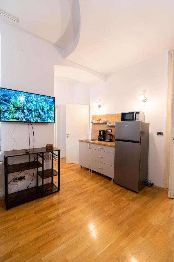 Residence 48 Beautiful Building Within Moments From The Old Town Of Brasov Ngoại thất bức ảnh