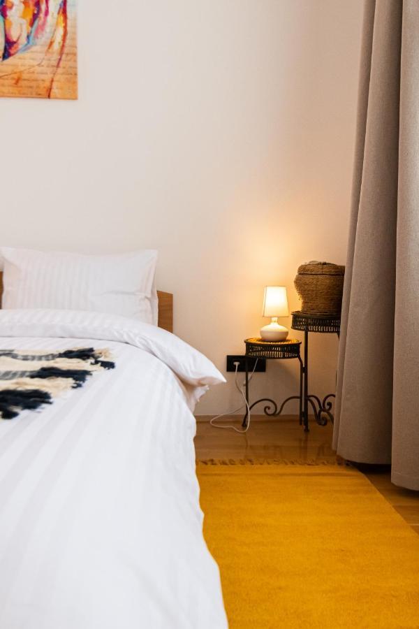 Residence 48 Beautiful Building Within Moments From The Old Town Of Brasov Ngoại thất bức ảnh