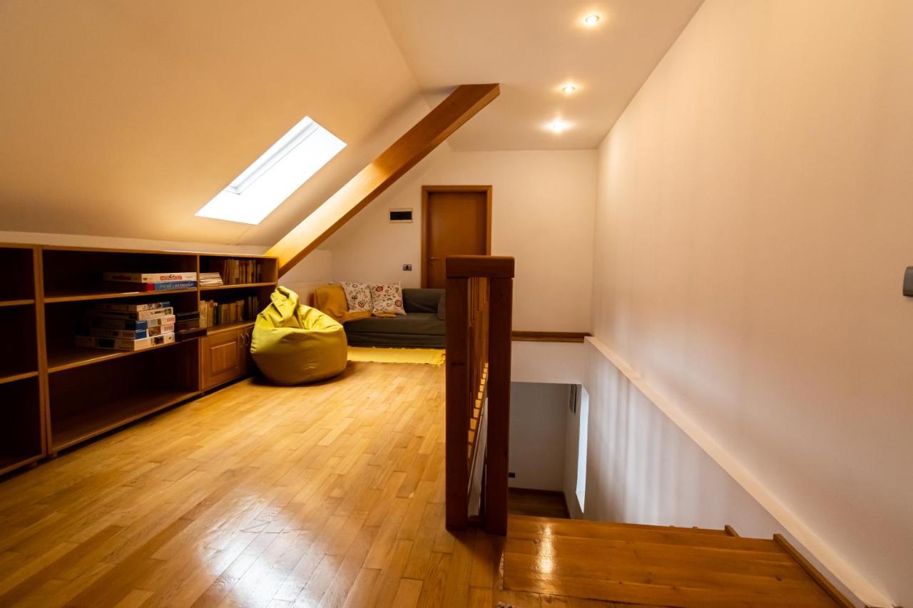 Residence 48 Beautiful Building Within Moments From The Old Town Of Brasov Ngoại thất bức ảnh