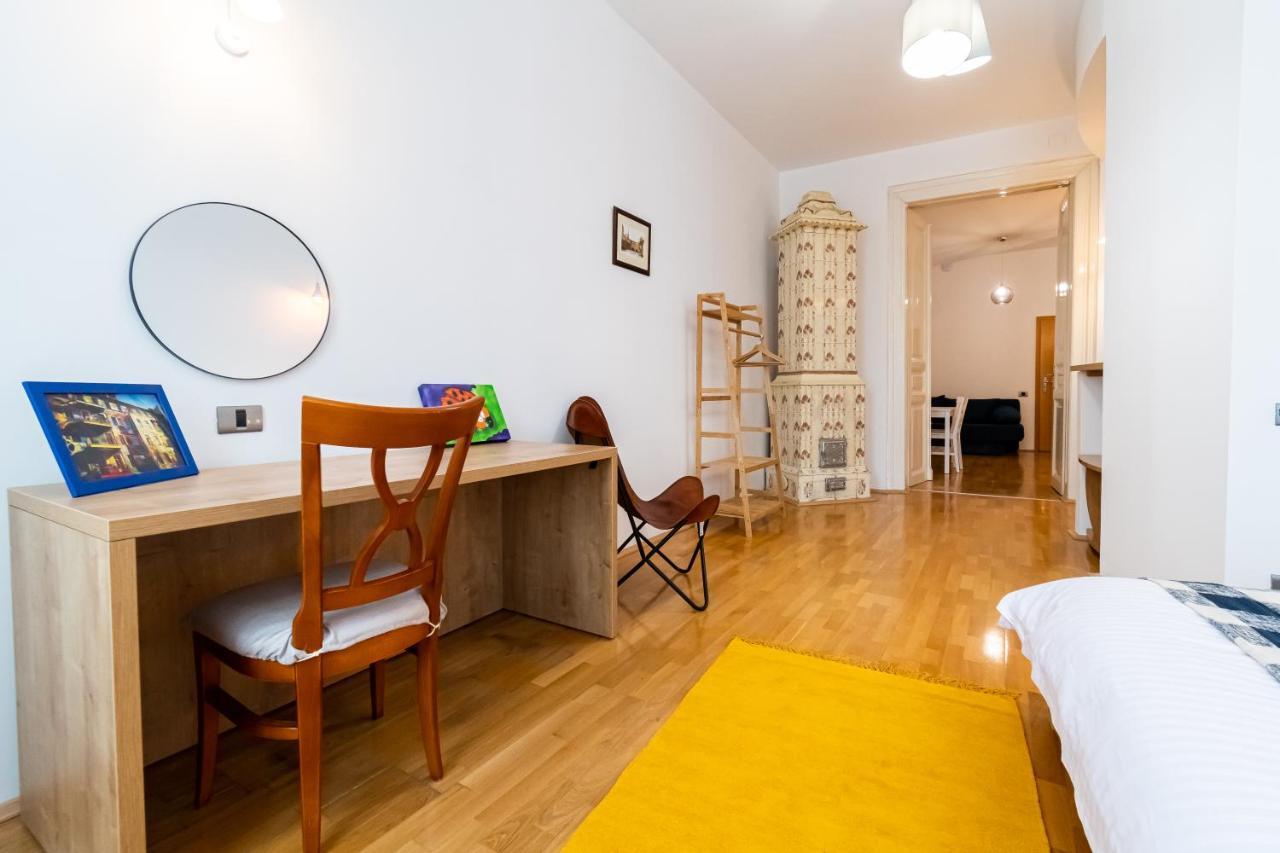 Residence 48 Beautiful Building Within Moments From The Old Town Of Brasov Ngoại thất bức ảnh
