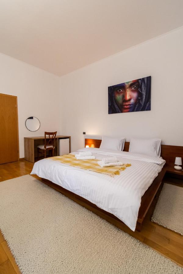 Residence 48 Beautiful Building Within Moments From The Old Town Of Brasov Ngoại thất bức ảnh