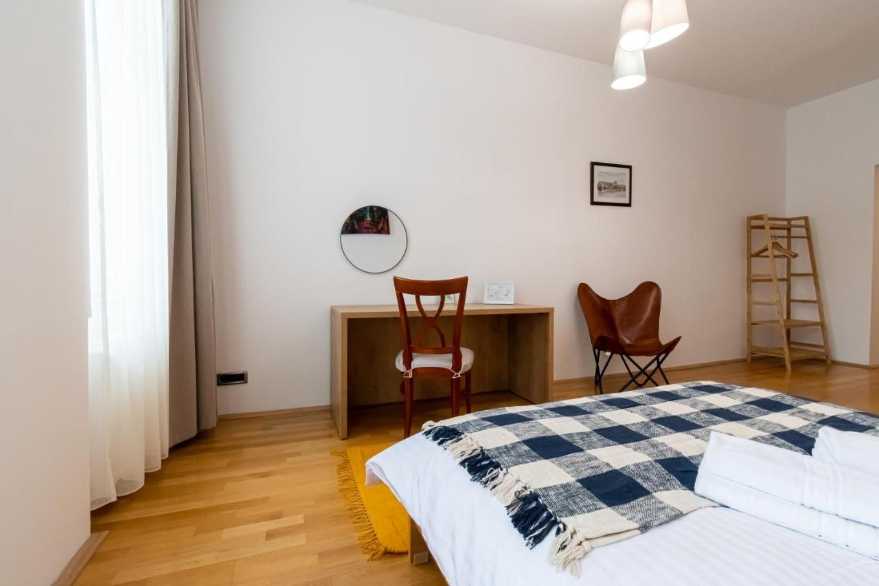 Residence 48 Beautiful Building Within Moments From The Old Town Of Brasov Ngoại thất bức ảnh