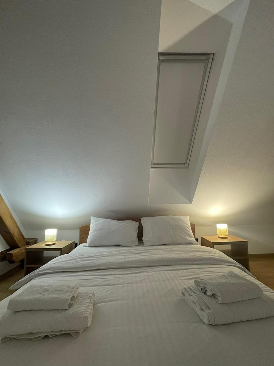 Residence 48 Beautiful Building Within Moments From The Old Town Of Brasov Ngoại thất bức ảnh