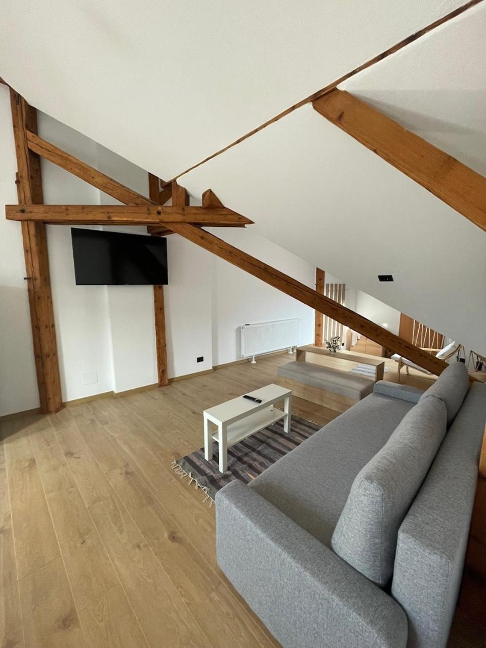 Residence 48 Beautiful Building Within Moments From The Old Town Of Brasov Ngoại thất bức ảnh