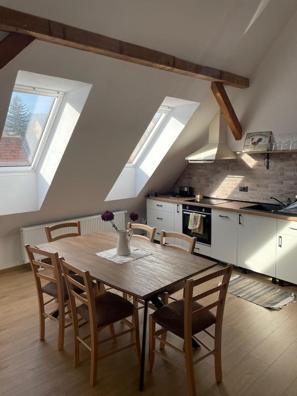 Residence 48 Beautiful Building Within Moments From The Old Town Of Brasov Ngoại thất bức ảnh